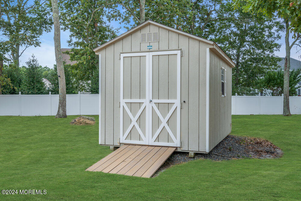 61 Serpentine Drive Bayville NJ 08721