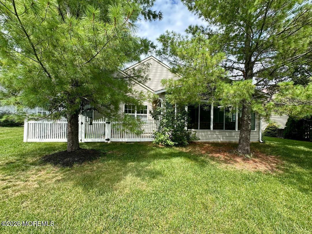 12 Lorenzo Road Manchester NJ 08759