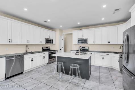 7 Dune Court Lakewood NJ 08701