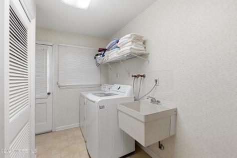 886 Ocean View Drive Toms River NJ 08753