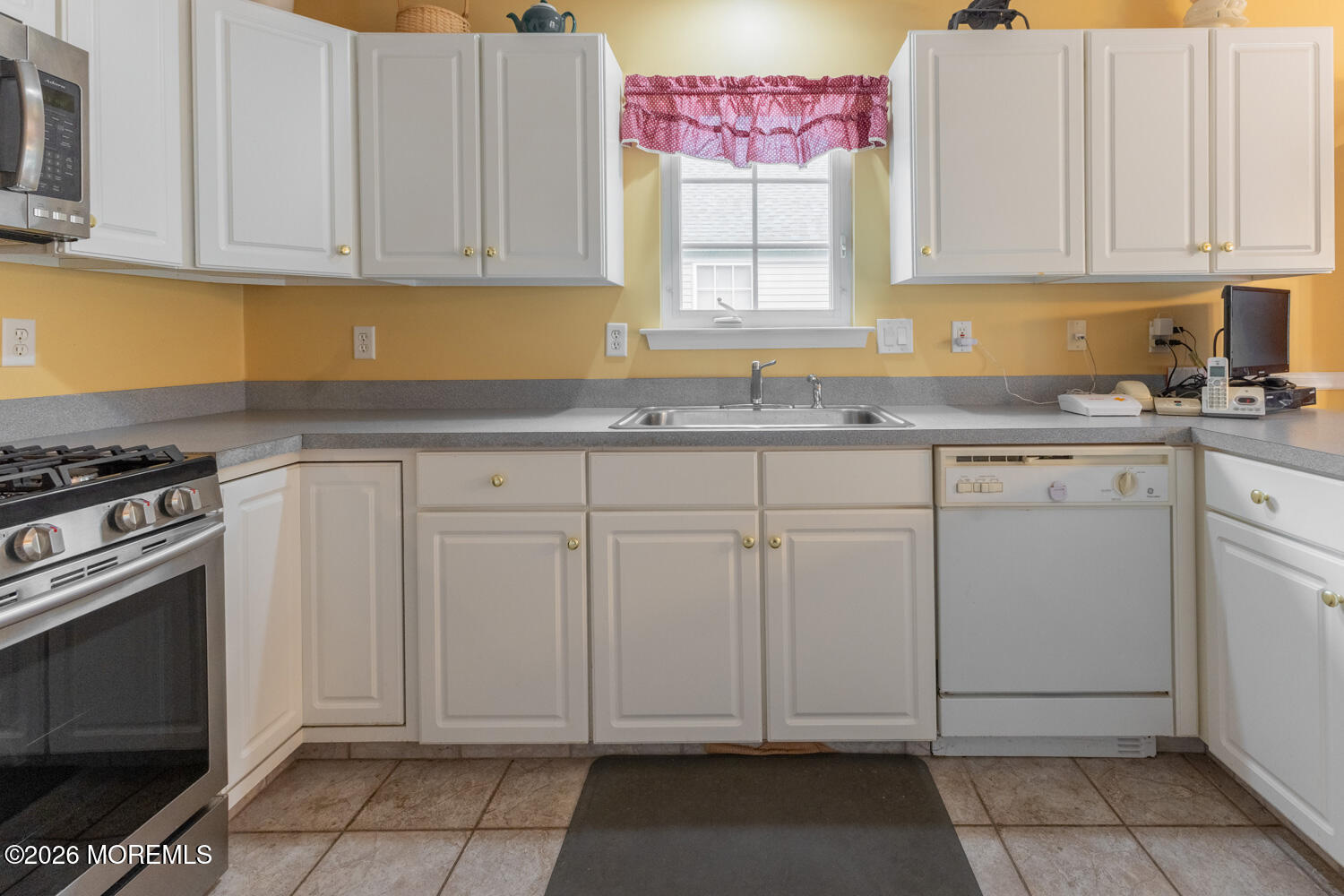 10 Wellington Lane Lakewood NJ 08701