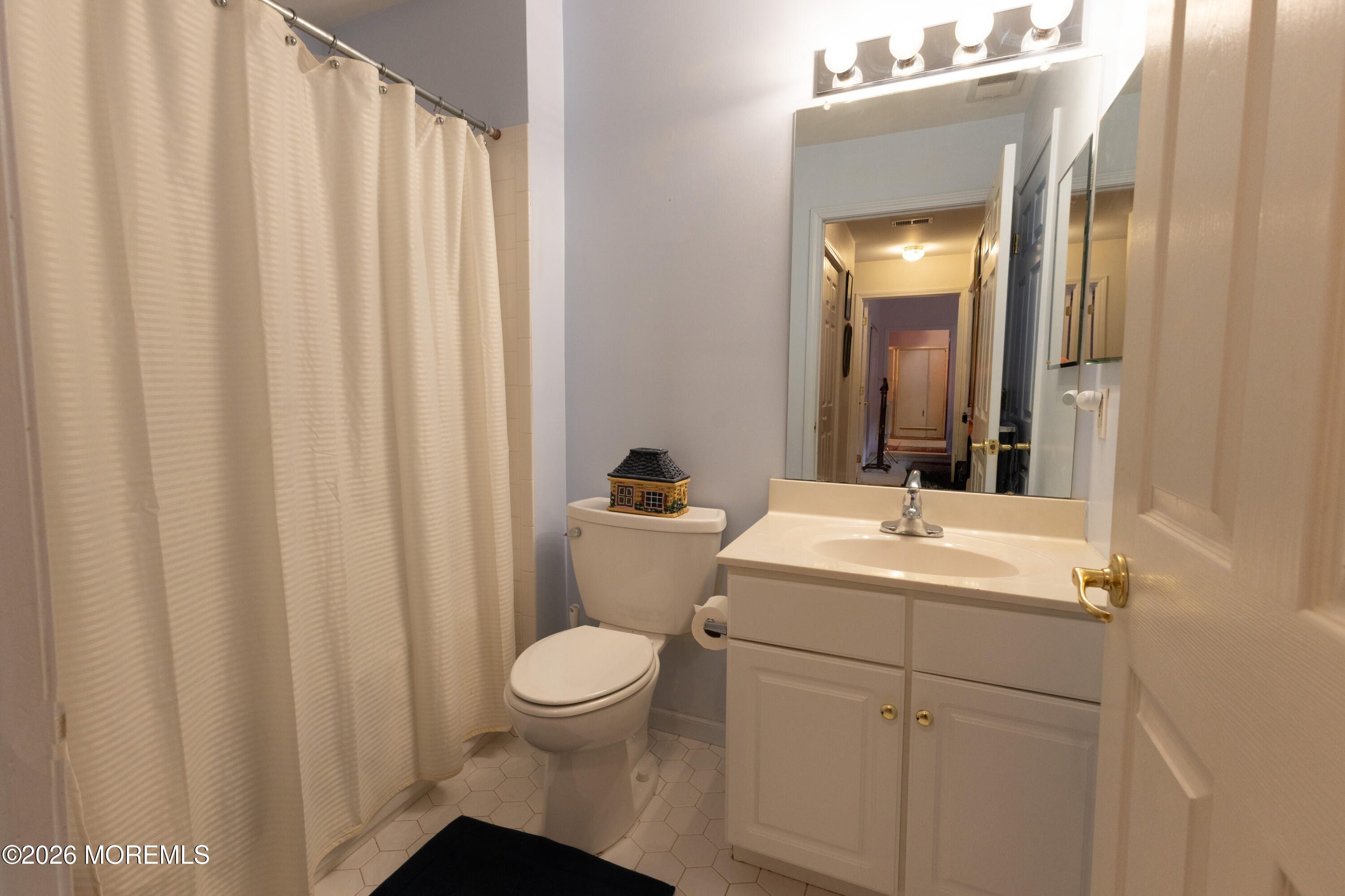 10 Wellington Lane Lakewood NJ 08701