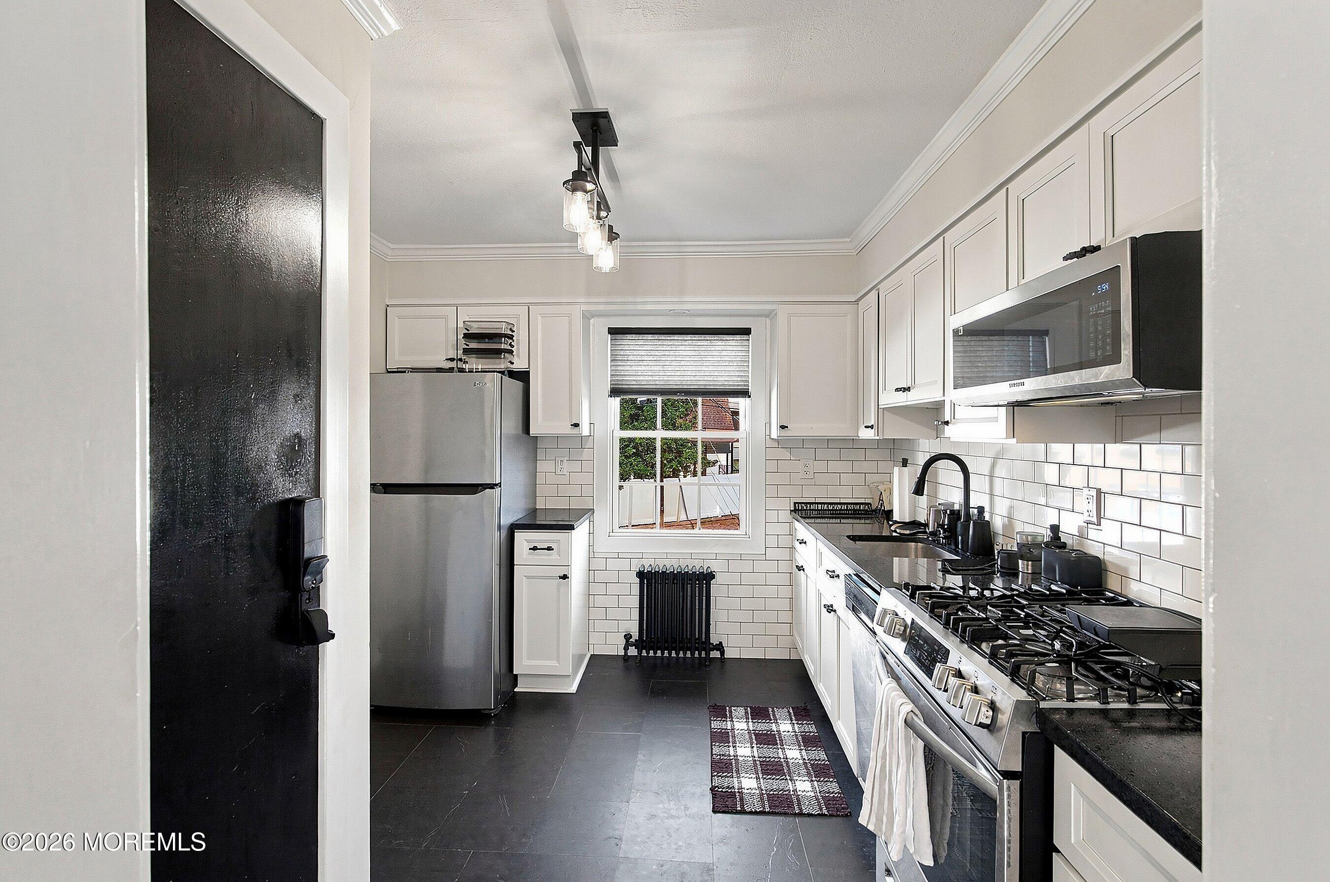 22 Pinckney Road Red Bank NJ 07701