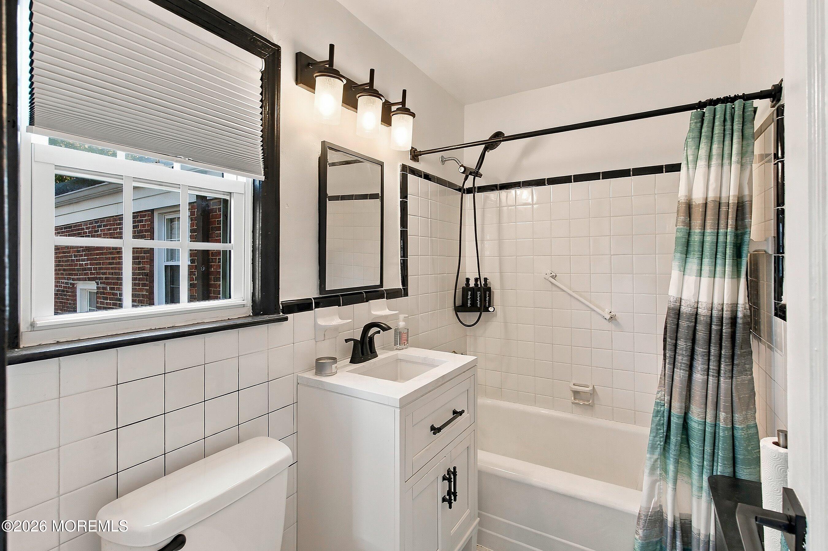 22 Pinckney Road Red Bank NJ 07701