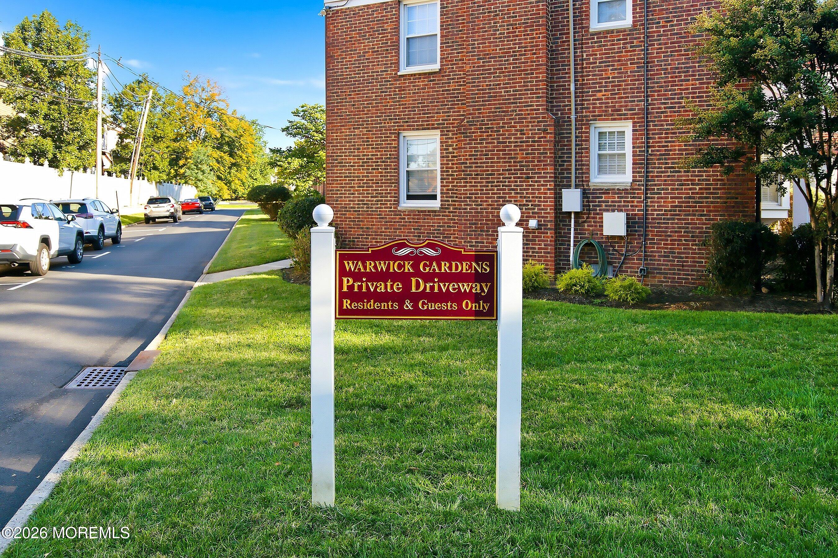 22 Pinckney Road Red Bank NJ 07701