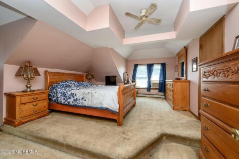 21 Willow Street Keansburg NJ 07734