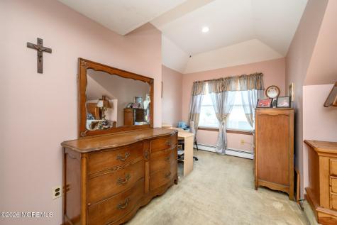21 Willow Street Keansburg NJ 07734