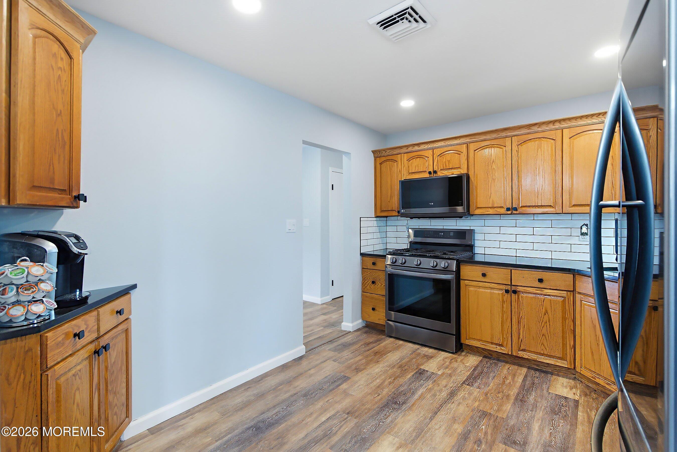 16 E Pleasant Avenue Sewaren NJ 07077
