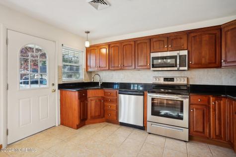 961b Argyll Circle Lakewood NJ 08701
