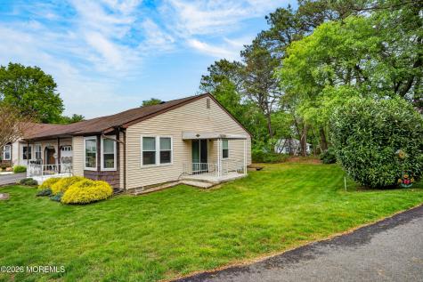 14C Amesbury Road Whiting NJ 08759