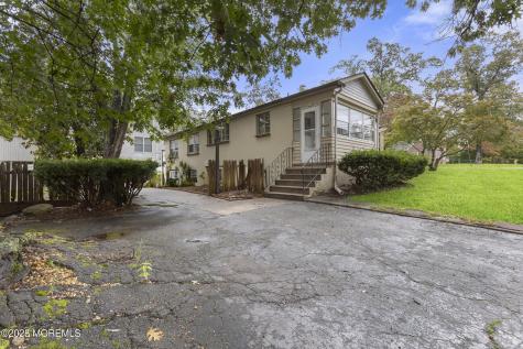 500 Caranetta Drive Lakewood NJ 08701
