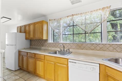 500 Caranetta Drive Lakewood NJ 08701