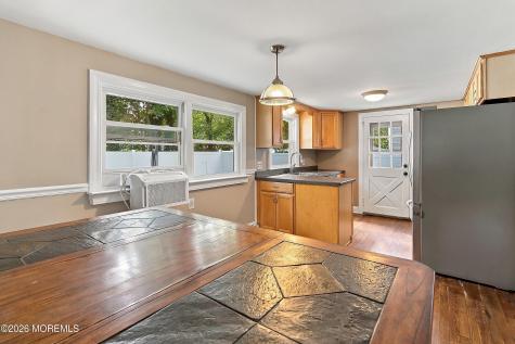 9 Hedge Street Toms River NJ 08753
