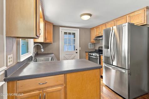 9 Hedge Street Toms River NJ 08753