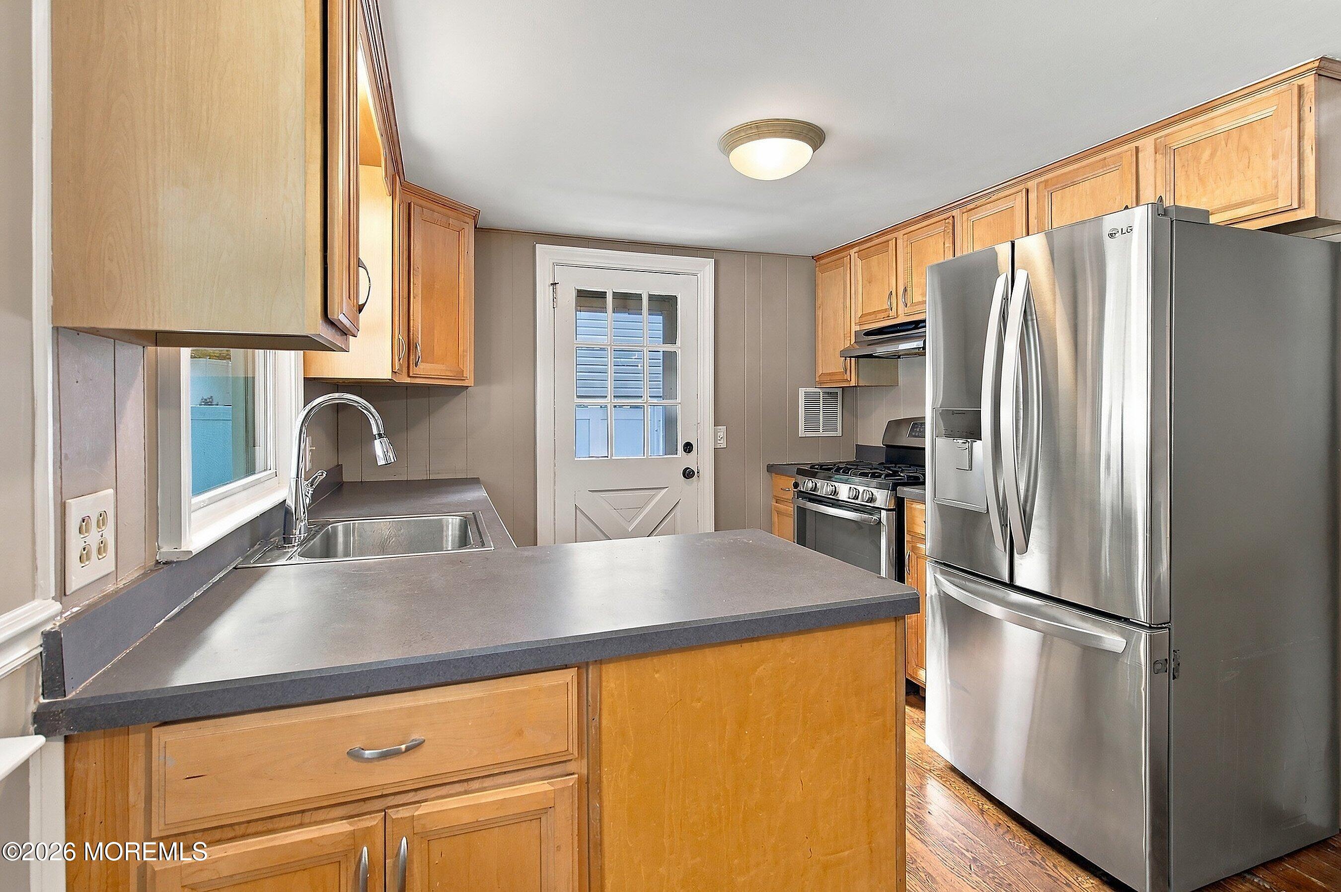 9 Hedge Street Toms River NJ 08753