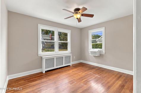 9 Hedge Street Toms River NJ 08753