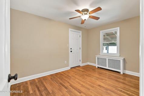 9 Hedge Street Toms River NJ 08753