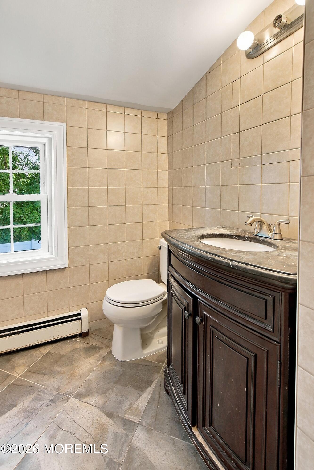 9 Hedge Street Toms River NJ 08753