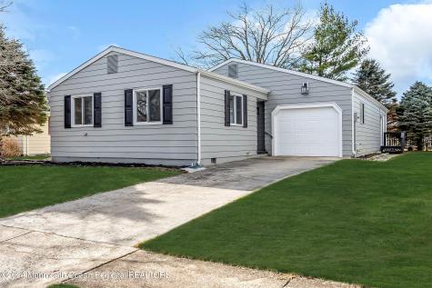 8 Venezia Street Toms River NJ 08757