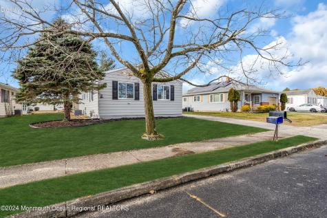 8 Venezia Street Toms River NJ 08757