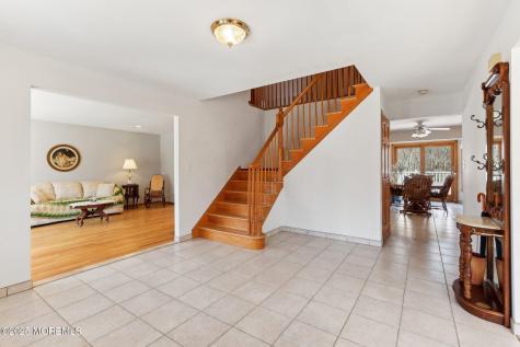 2 Donna Court Manalapan NJ 07726