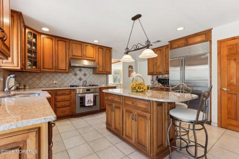 2 Donna Court Manalapan NJ 07726