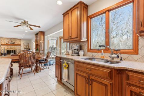 2 Donna Court Manalapan NJ 07726