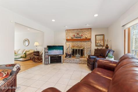 2 Donna Court Manalapan NJ 07726