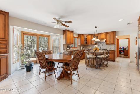 2 Donna Court Manalapan NJ 07726