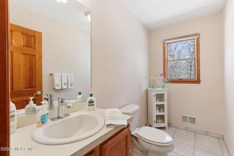 2 Donna Court Manalapan NJ 07726