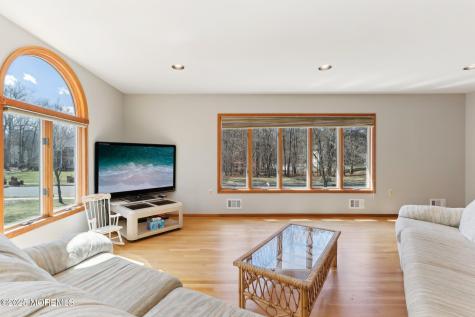 2 Donna Court Manalapan NJ 07726