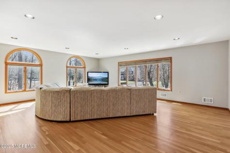 2 Donna Court Manalapan NJ 07726