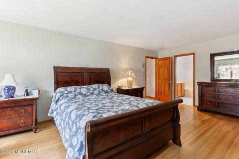 2 Donna Court Manalapan NJ 07726