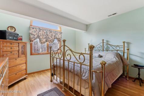 2 Donna Court Manalapan NJ 07726