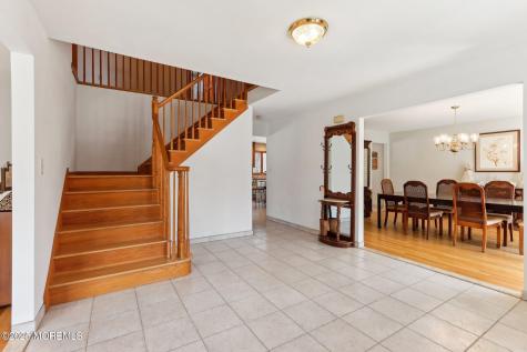 2 Donna Court Manalapan NJ 07726