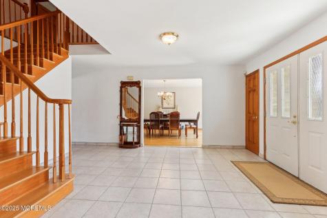 2 Donna Court Manalapan NJ 07726