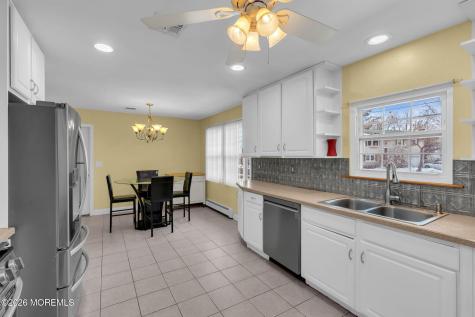 496 Apple Valley Drive Belford NJ 07718