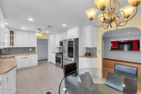 496 Apple Valley Drive Belford NJ 07718