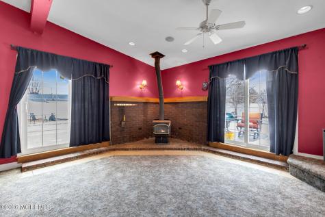 496 Apple Valley Drive Belford NJ 07718