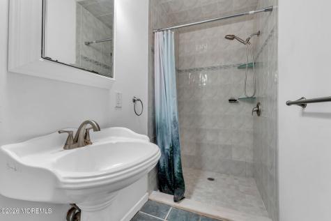 496 Apple Valley Drive Belford NJ 07718