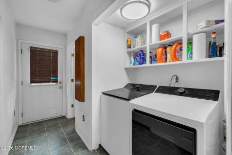 496 Apple Valley Drive Belford NJ 07718