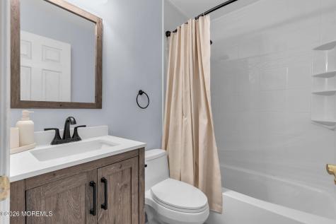 496 Apple Valley Drive Belford NJ 07718