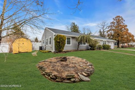 496 Apple Valley Drive Belford NJ 07718