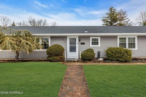 496 Apple Valley Drive Belford NJ 07718