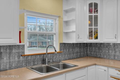 496 Apple Valley Drive Belford NJ 07718