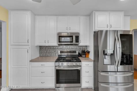496 Apple Valley Drive Belford NJ 07718