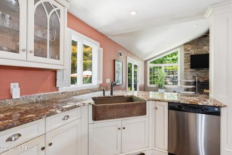 558 Green Lane River Vale NJ 07675