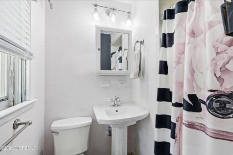 558 Green Lane River Vale NJ 07675