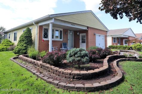 21 Lismore Drive Berkeley NJ 08721