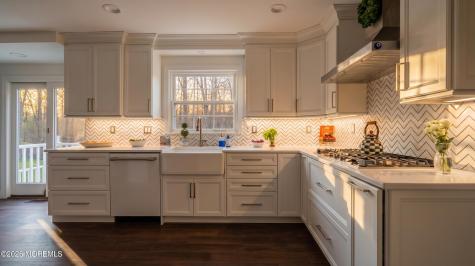 11 Mohican Drive Middletown NJ 07748